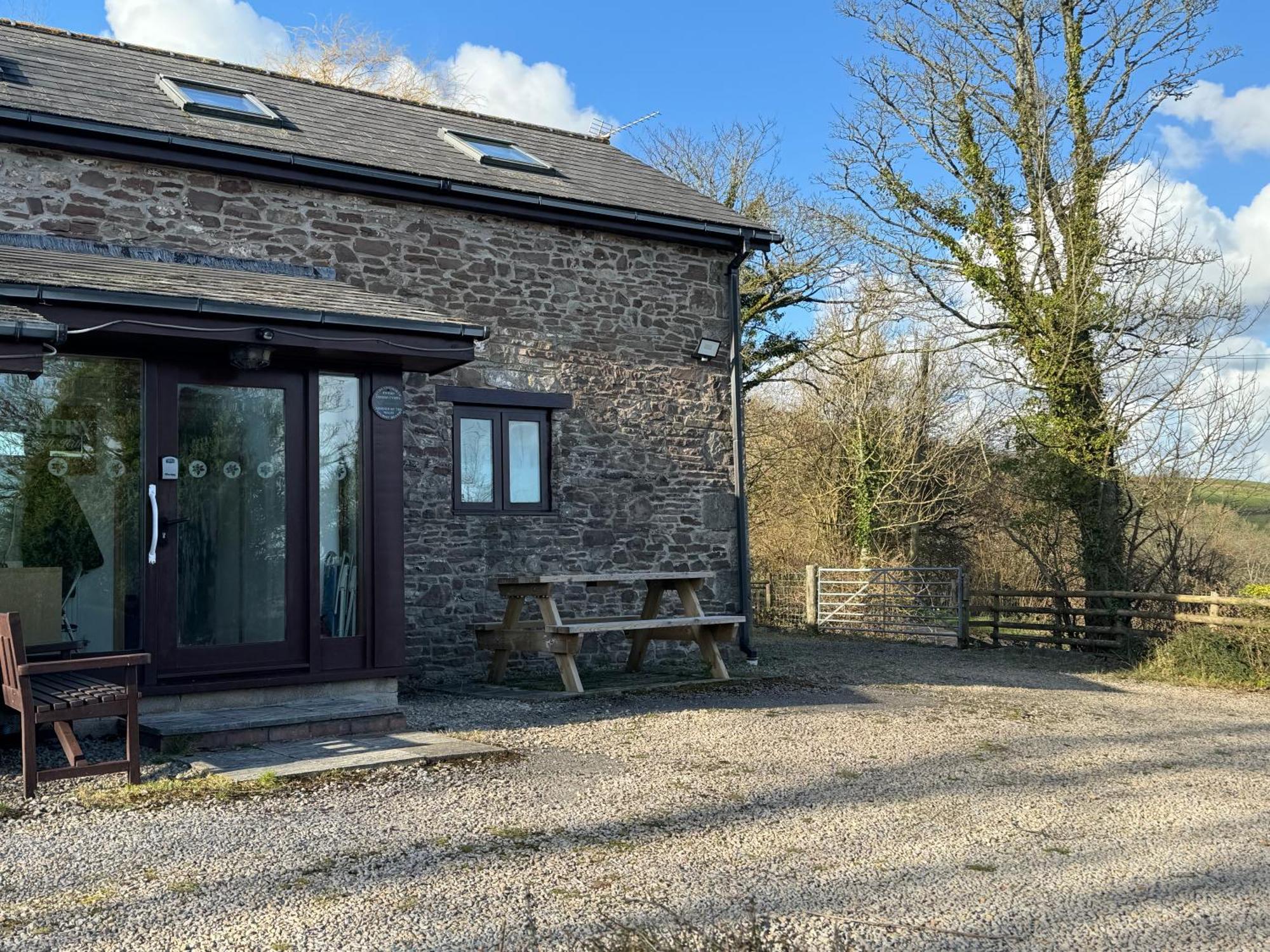 Upper Grippath Farm Holiday Cottages Newport  Esterno foto